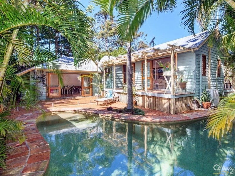 8 Duke Street, Sunshine Beach QLD 4567