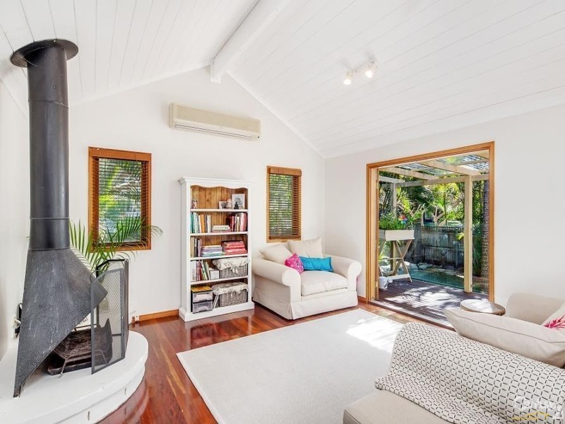 8 Duke Street, Sunshine Beach QLD 4567