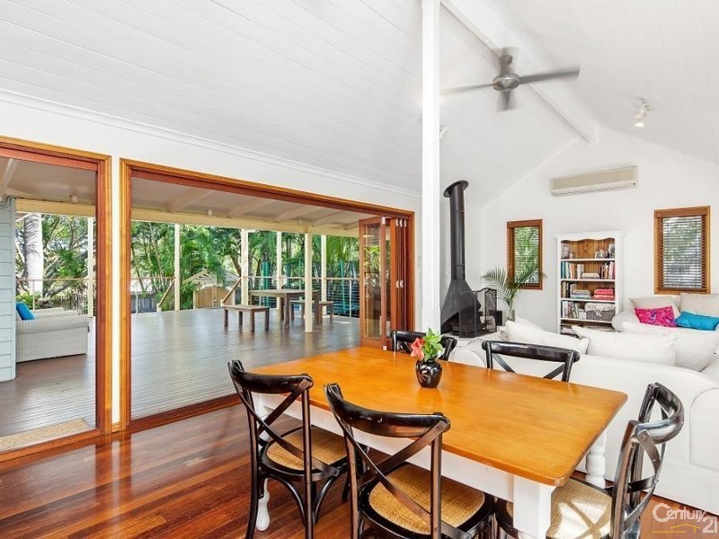 8 Duke Street, Sunshine Beach QLD 4567