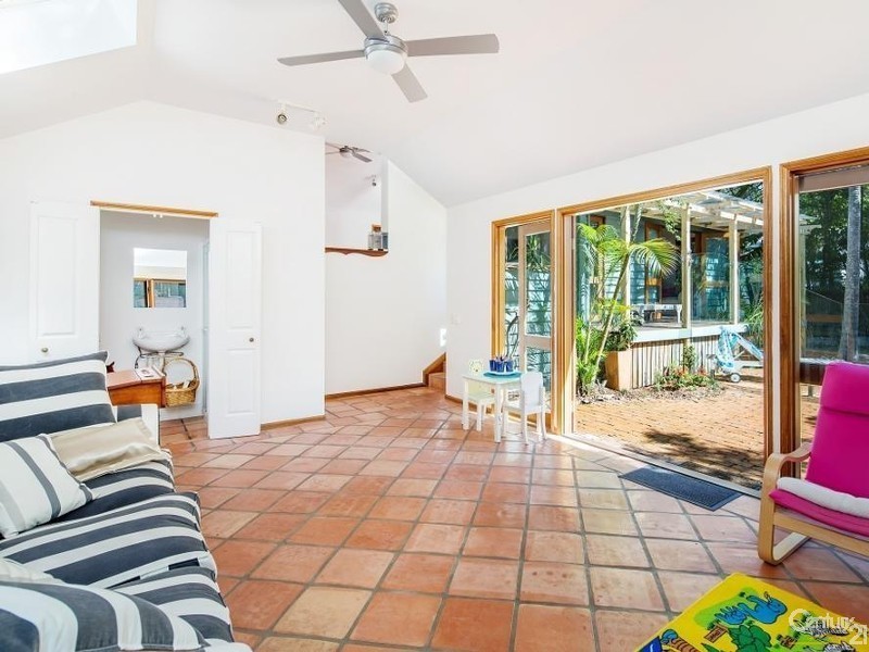 8 Duke Street, Sunshine Beach QLD 4567