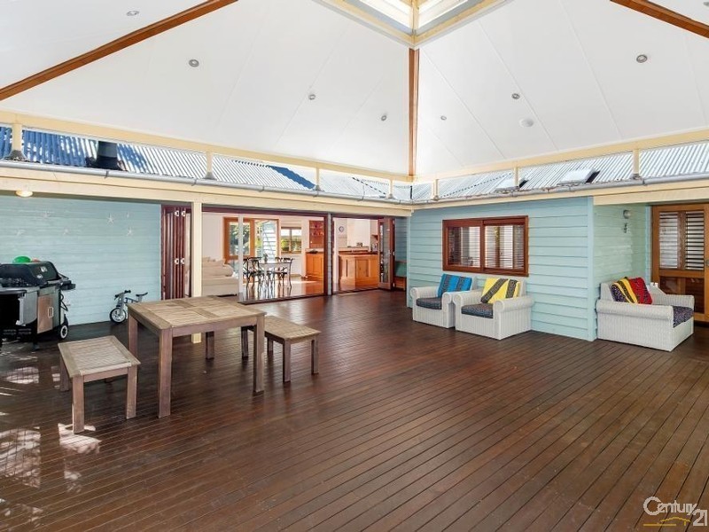 8 Duke Street, Sunshine Beach QLD 4567