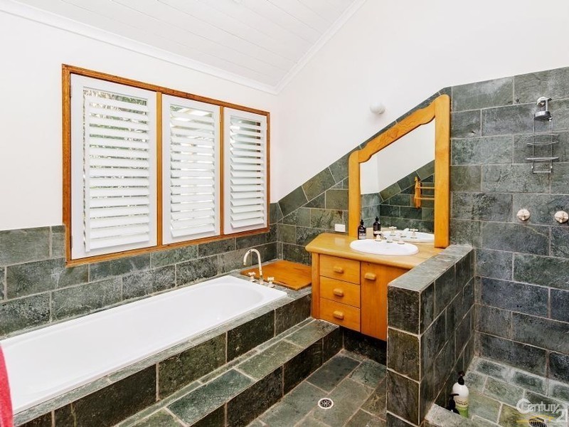 8 Duke Street, Sunshine Beach QLD 4567