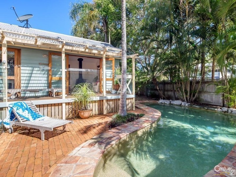 8 Duke Street, Sunshine Beach QLD 4567