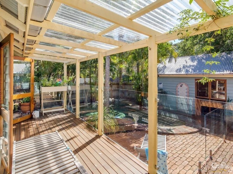 8 Duke Street, Sunshine Beach QLD 4567