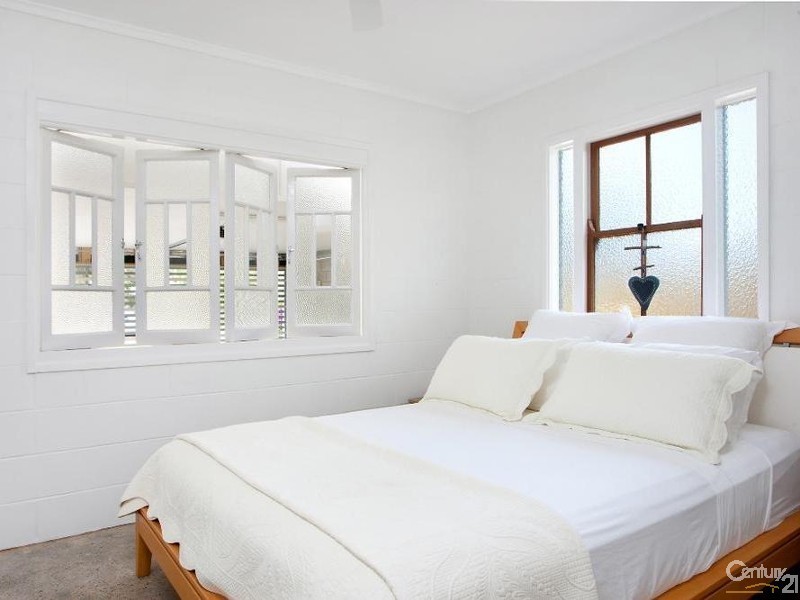 25 Pacific Avenue, Sunshine Beach QLD 4567