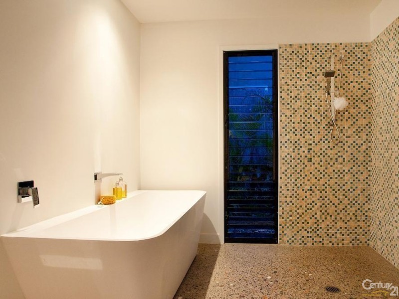 25 Pacific Avenue, Sunshine Beach QLD 4567