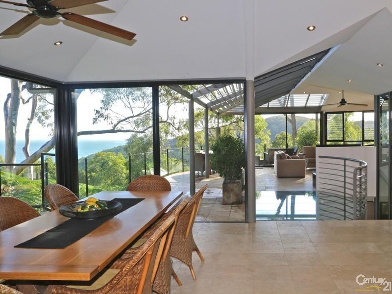 25 Bayview Road, Little Cove QLD 4567