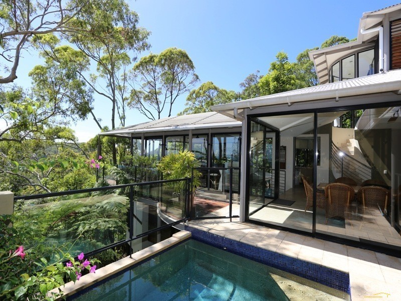 25 Bayview Road, Little Cove QLD 4567