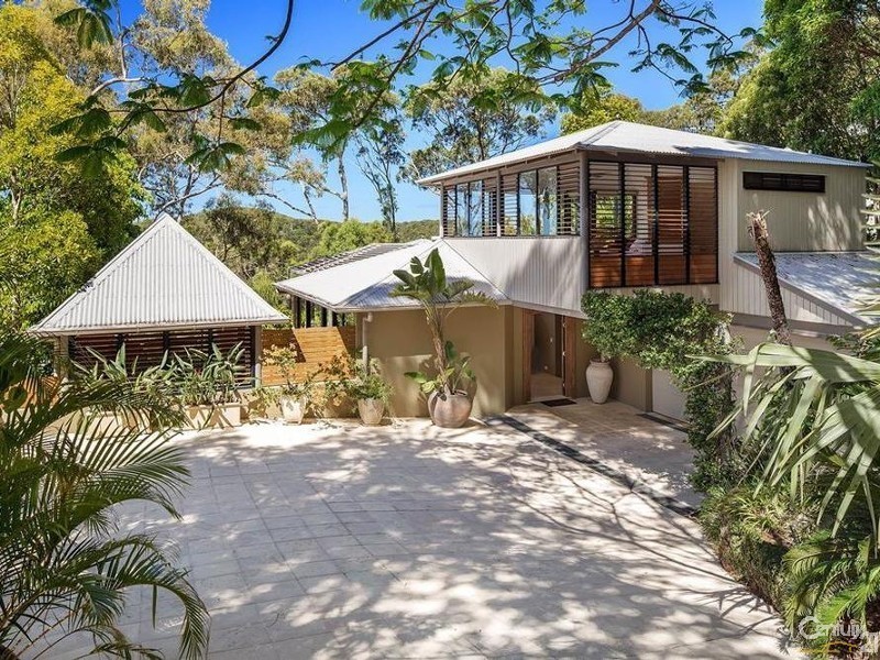 25 Bayview Road, Little Cove QLD 4567