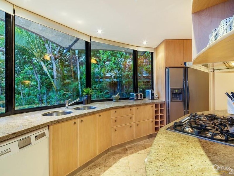 25 Bayview Road, Little Cove QLD 4567