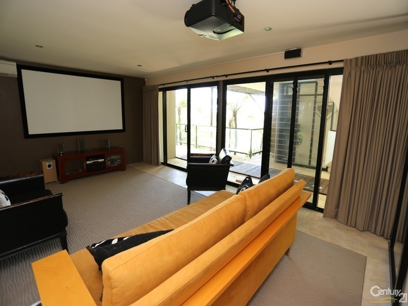 25 Bayview Road, Little Cove QLD 4567