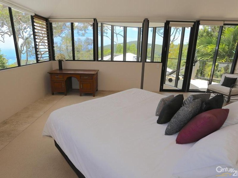 25 Bayview Road, Little Cove QLD 4567