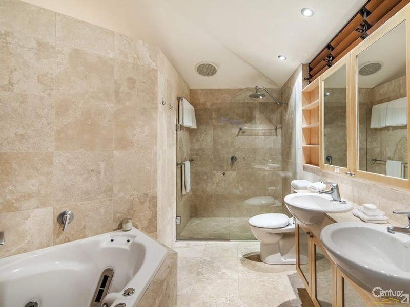 25 Bayview Road, Little Cove QLD 4567