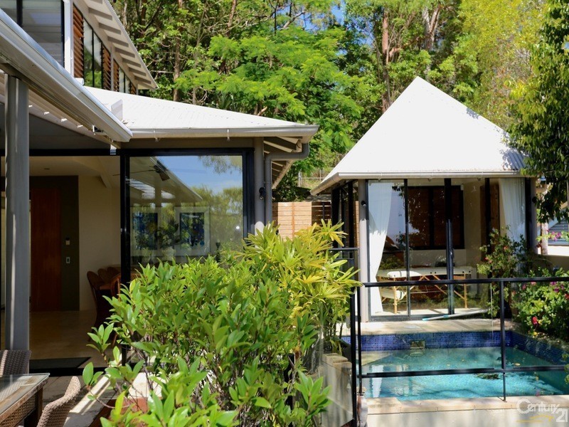 25 Bayview Road, Little Cove QLD 4567