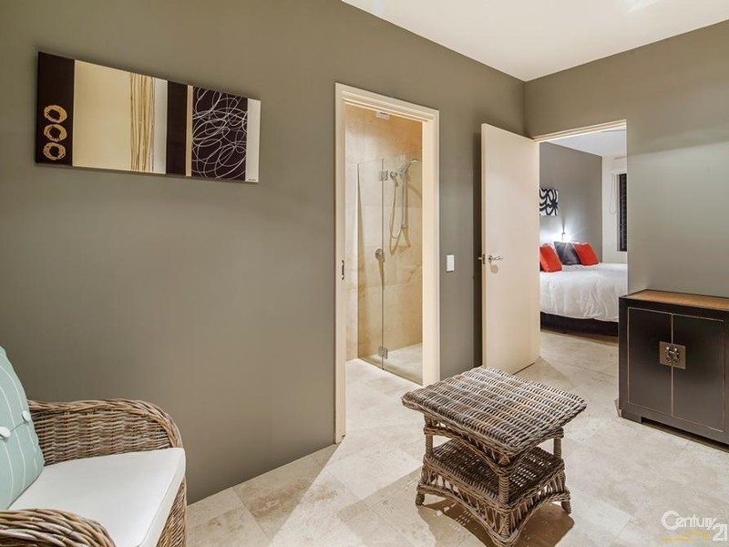 25 Bayview Road, Little Cove QLD 4567