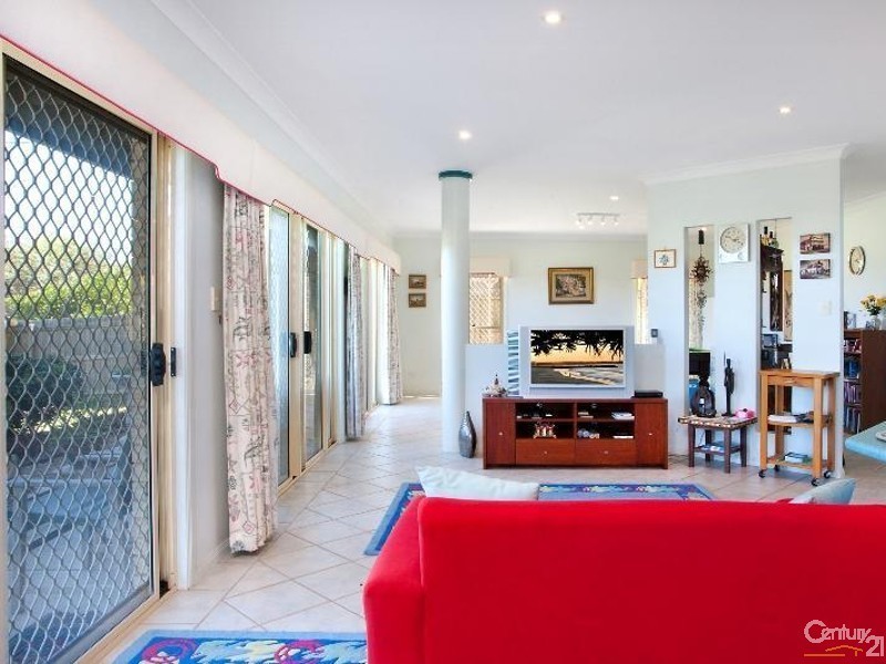 8  Royena Place, Marcus Beach QLD 4573