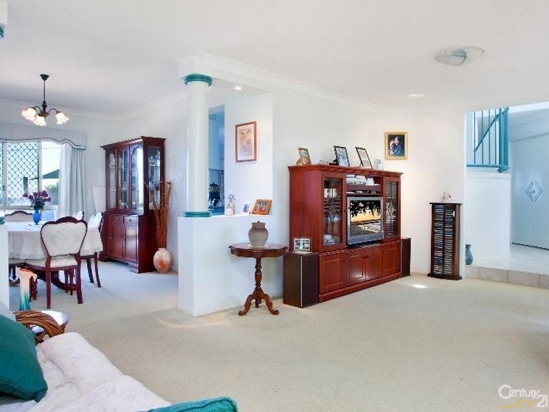 8  Royena Place, Marcus Beach QLD 4573