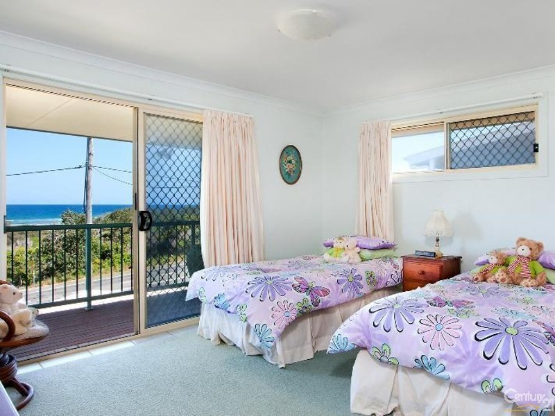 8  Royena Place, Marcus Beach QLD 4573