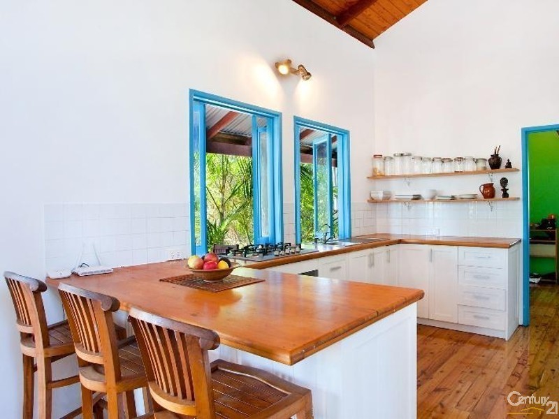 37  Newfield Street, Sunrise Beach QLD 4567