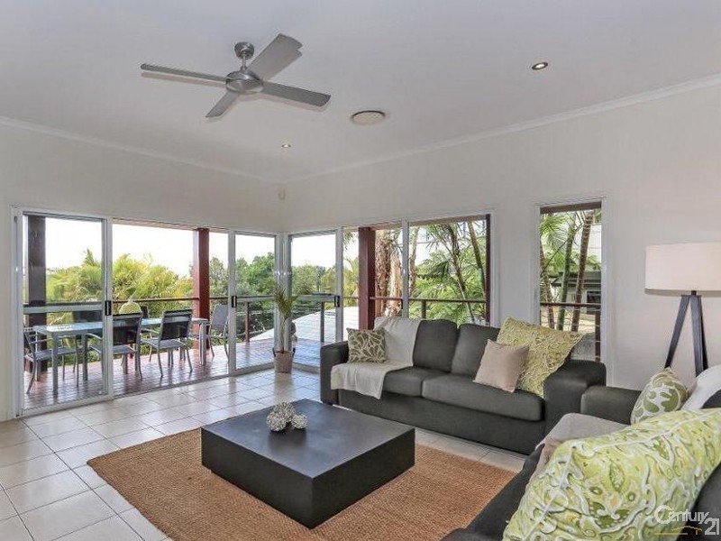 9 Constellation Close, Sunrise Beach QLD 4567