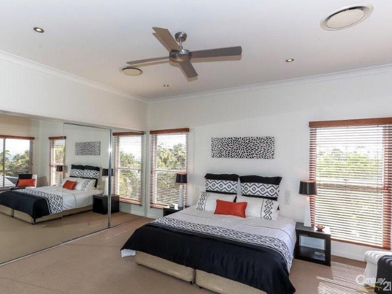 9 Constellation Close, Sunrise Beach QLD 4567