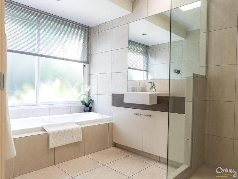 9 Constellation Close, Sunrise Beach QLD 4567