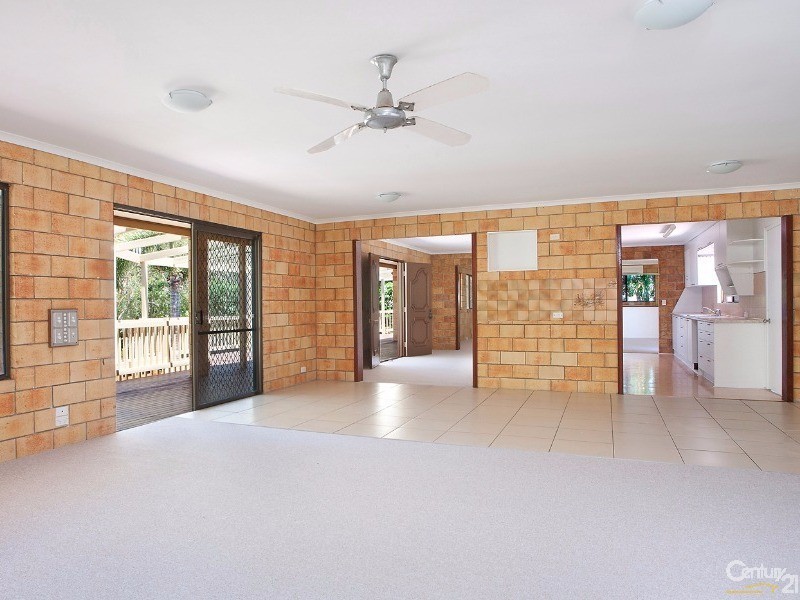 83 Lake Weyba Drive, Noosaville QLD 4566