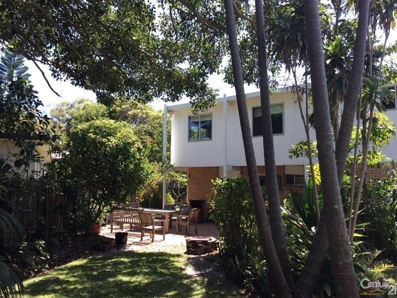 2 Ross Crescent, Sunshine Beach QLD 4567