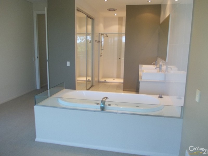 8/233 Weyba Road, Noosaville QLD 4566