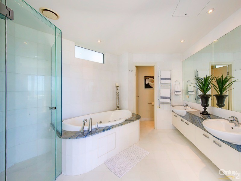 2/8 Noosa Drive, Noosa Heads QLD 4567