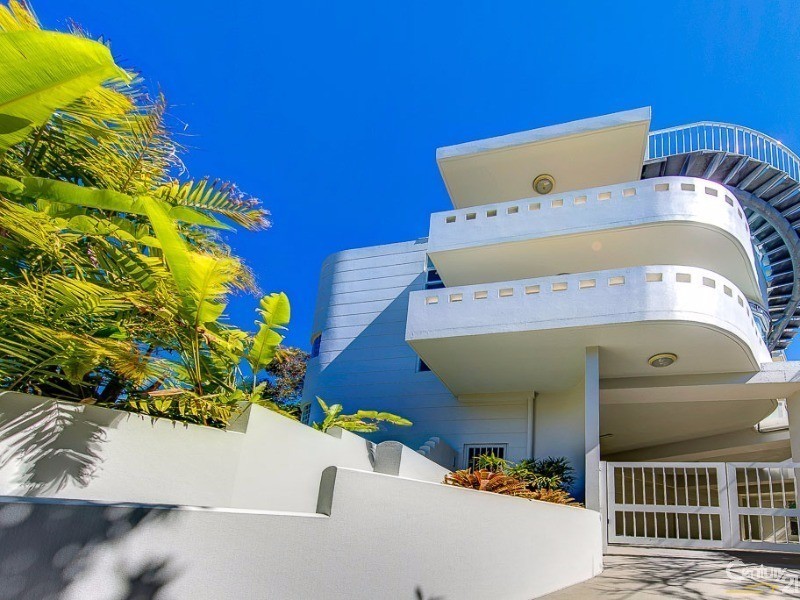 2/8 Noosa Drive, Noosa Heads QLD 4567