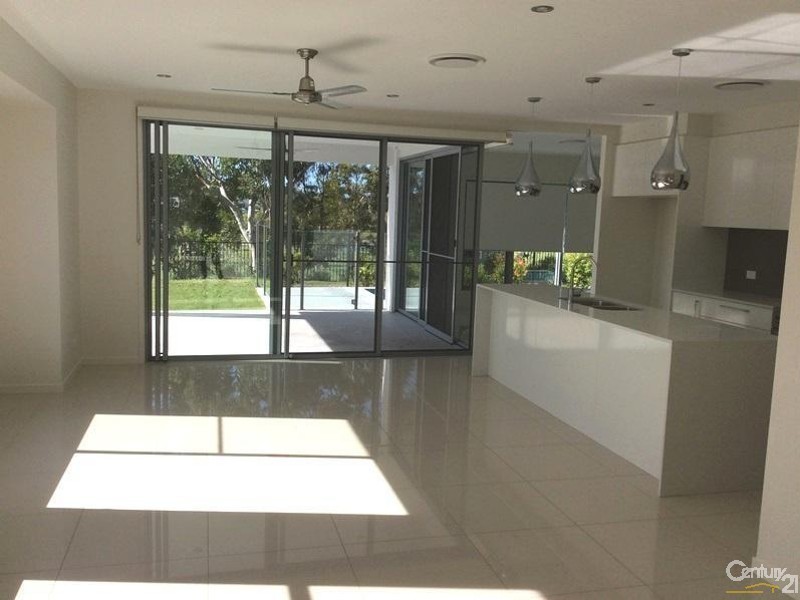 8  Crenshaw Place, Peregian Springs QLD 4573