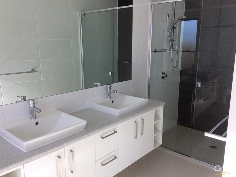 8  Crenshaw Place, Peregian Springs QLD 4573