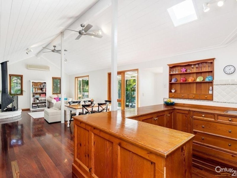8 Duke Street, Sunshine Beach QLD 4567
