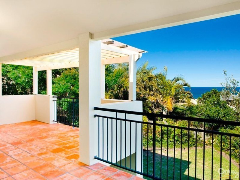 4 Kiamba Court, Sunshine Beach QLD 4567