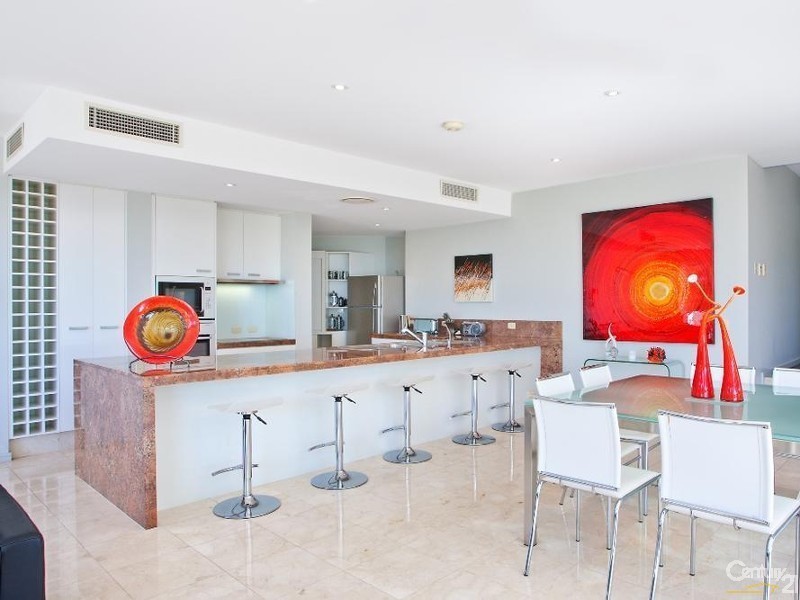 1/8 Noosa Drive, Noosa Heads QLD 4567