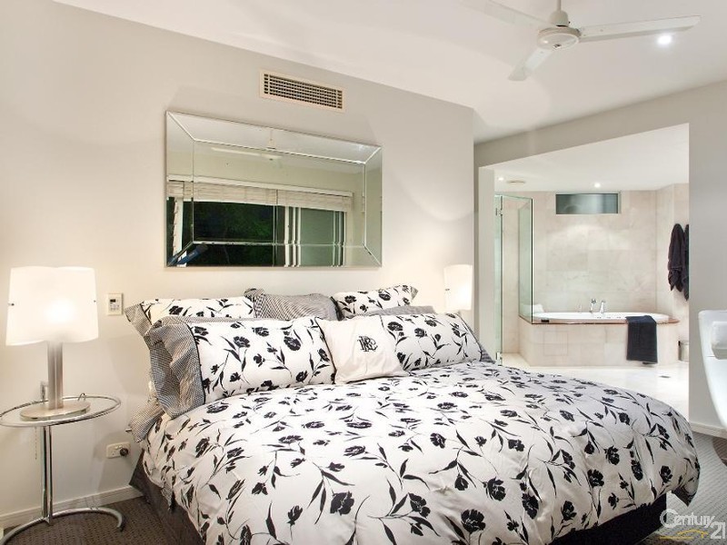 1/8 Noosa Drive, Noosa Heads QLD 4567