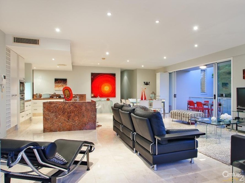 1/8 Noosa Drive, Noosa Heads QLD 4567