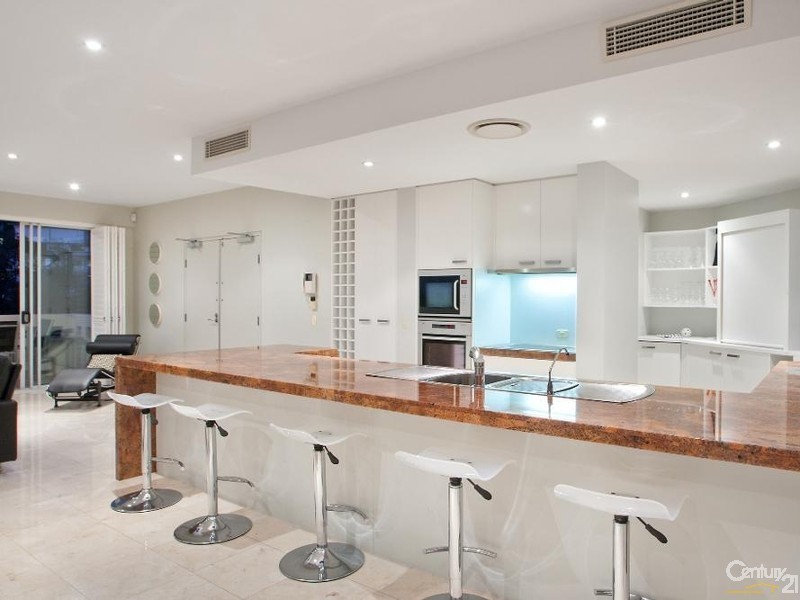 1/8 Noosa Drive, Noosa Heads QLD 4567