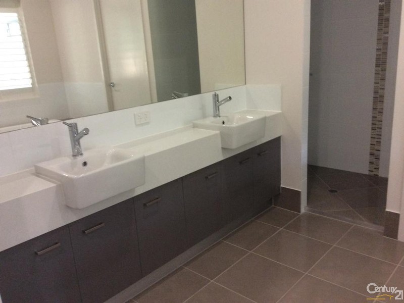 68 Sandhurst Crescent, Peregian Springs QLD 4573