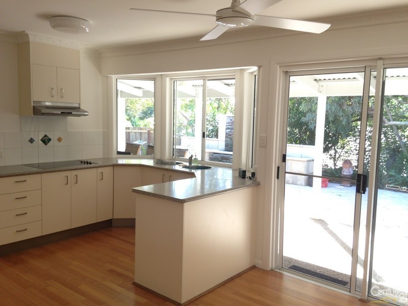 16 Daybreak Court, Castaways Beach QLD 4567