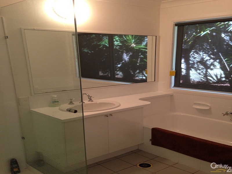 16 Daybreak Court, Castaways Beach QLD 4567