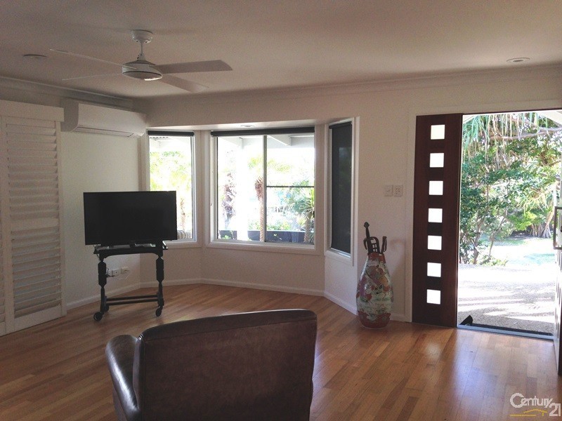16 Daybreak Court, Castaways Beach QLD 4567