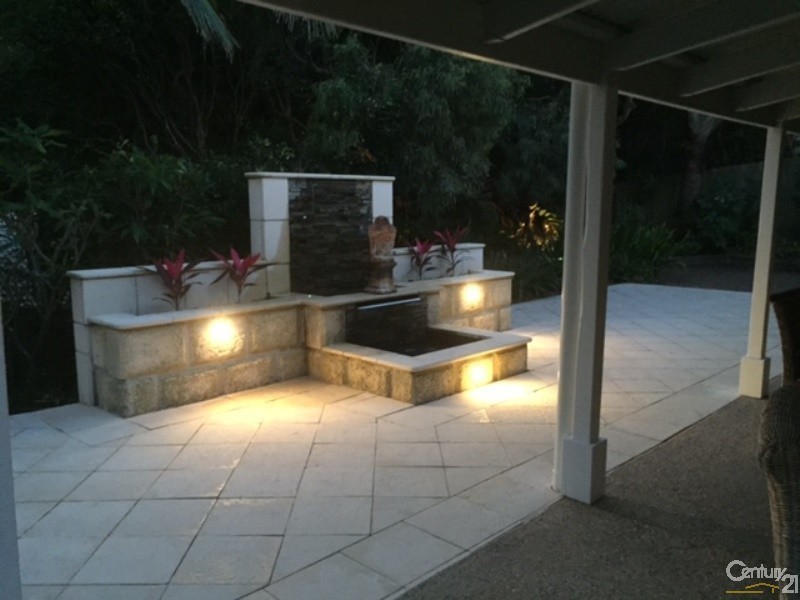 16 Daybreak Court, Castaways Beach QLD 4567