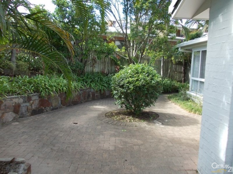 16 Oceania Crescent, Sunshine Beach QLD 4567
