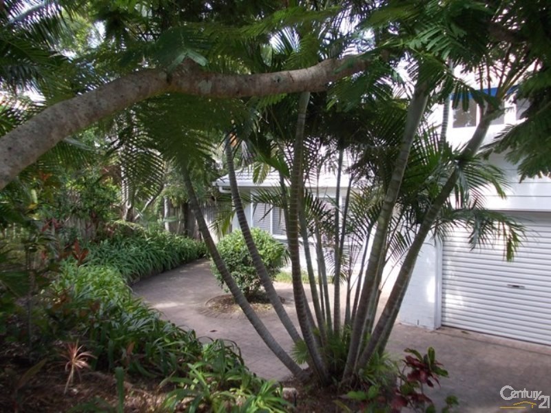16 Oceania Crescent, Sunshine Beach QLD 4567