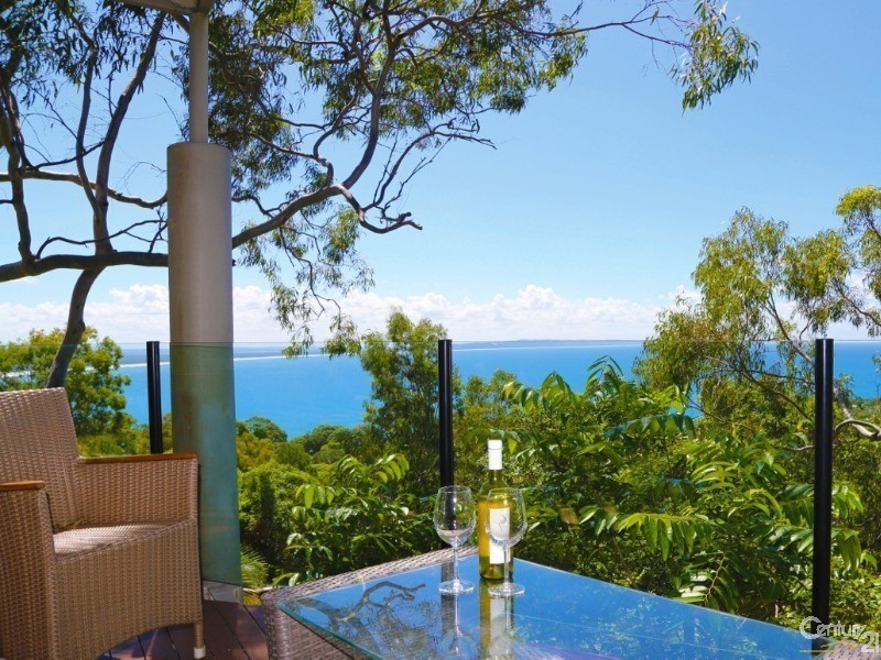 25 Bayview Road, Noosa Heads QLD 4567