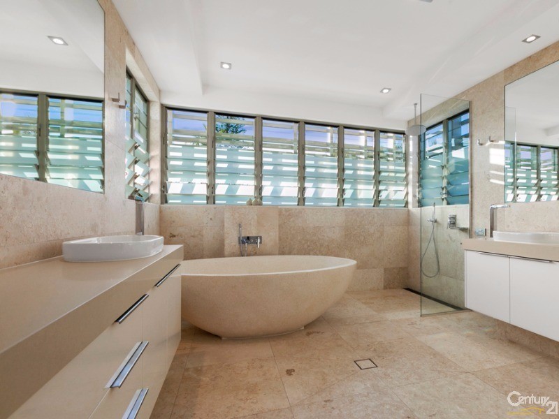 2/18 Douglas Street, Sunshine Beach QLD 4567
