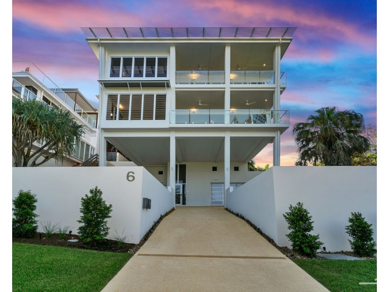 1-2/6 Crank Street, Sunshine Beach QLD 4567