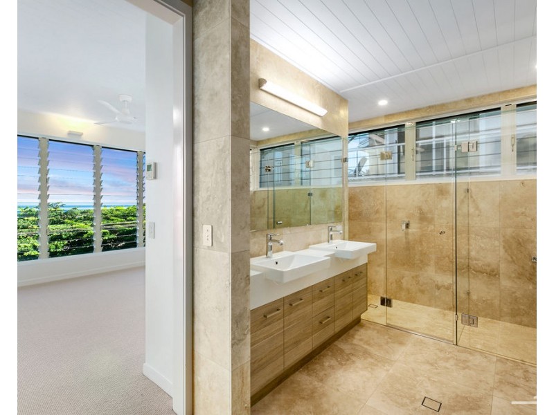 1-2/6 Crank Street, Sunshine Beach QLD 4567